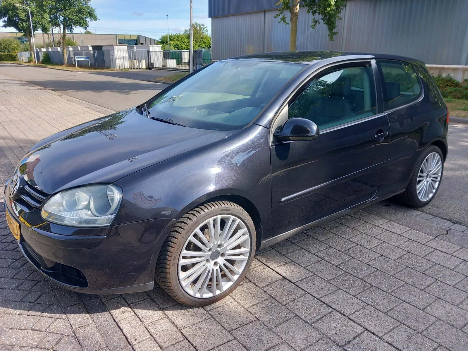 Volkswagen Golf (2004) — foto 1