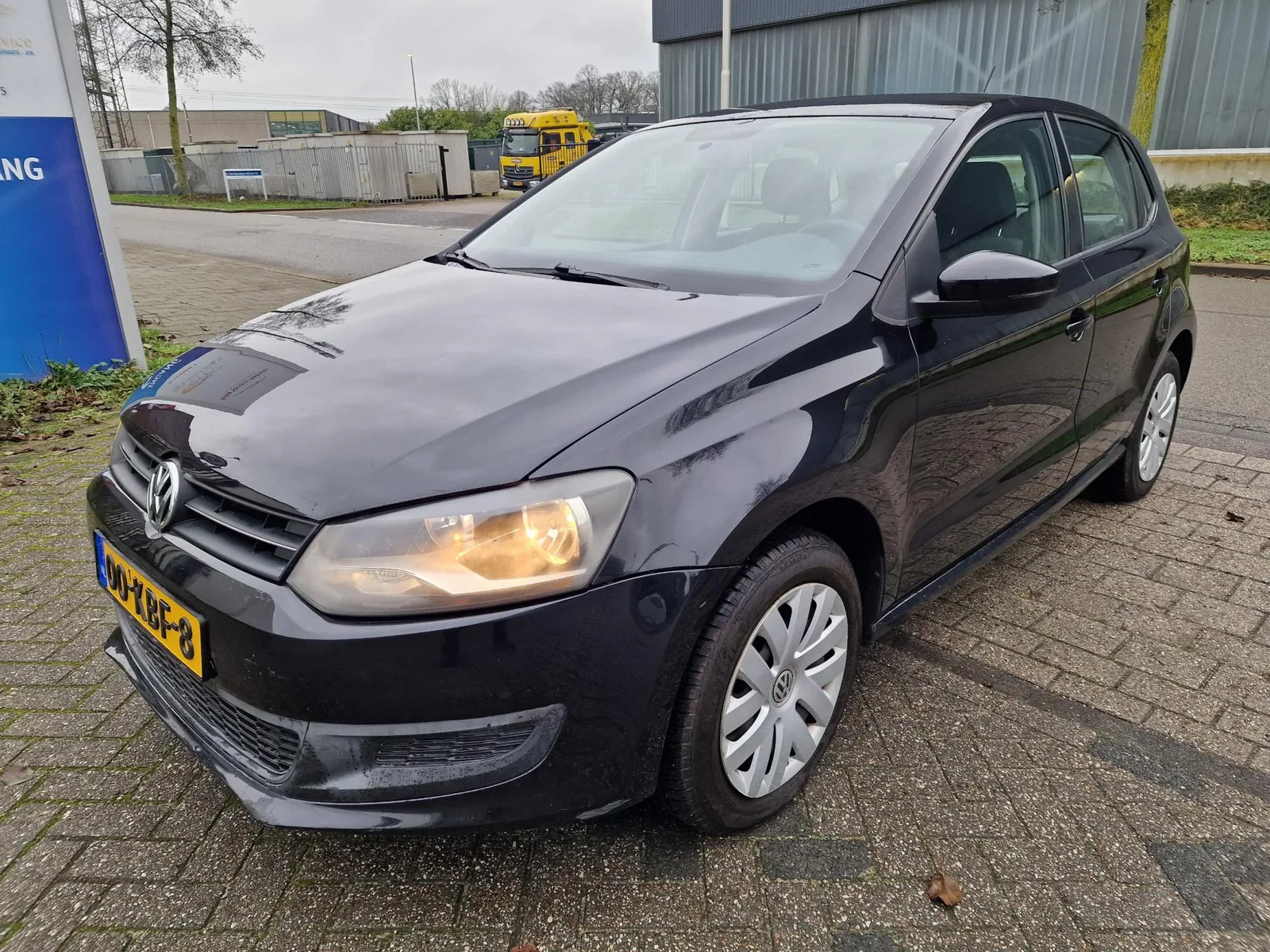 Volkswagen Polo (2009) — foto 1