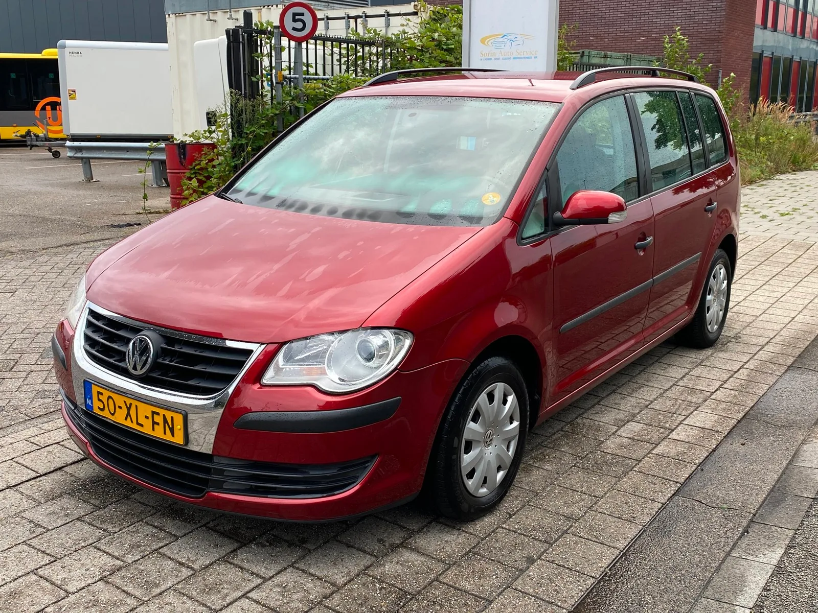 Volkswagen Touran (2007) — foto 1