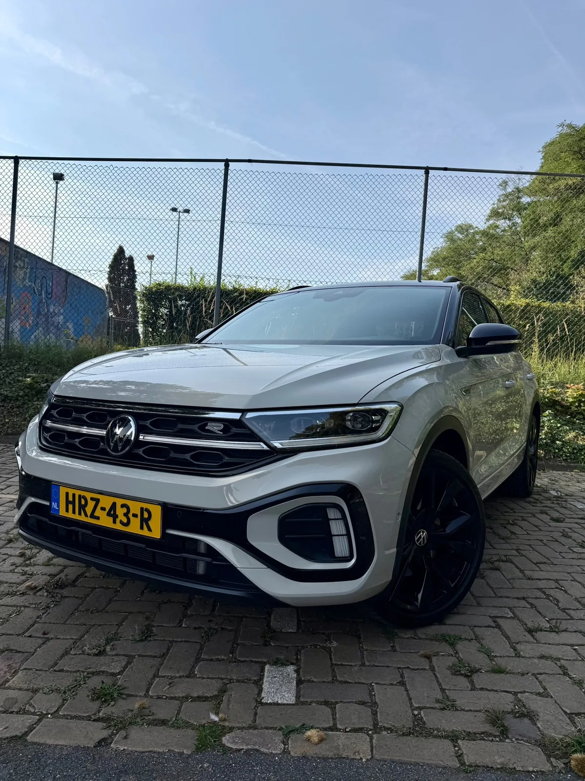 Volkswagen T-Roc (2024) — foto 1