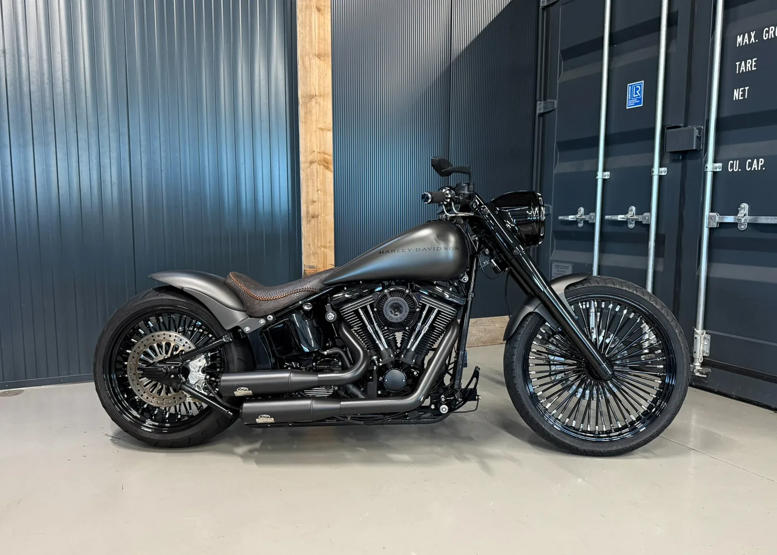 Harley-Davidson Softail Custom (2004) — foto 1