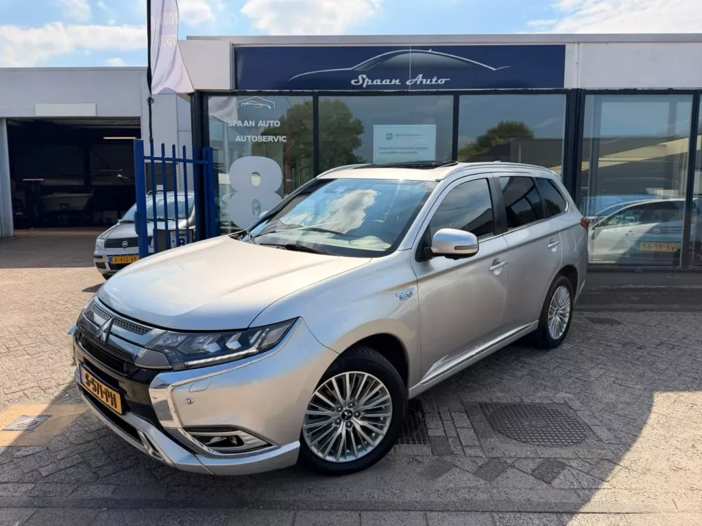 Mitsubishi Outlander (2019) — foto 1