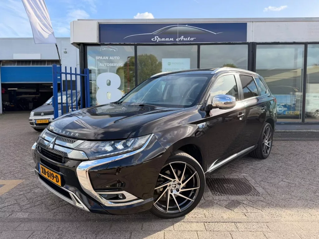 Mitsubishi Outlander (2019) — foto 1