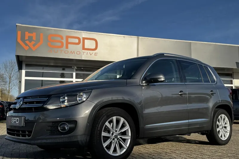 Volkswagen Tiguan (2015)