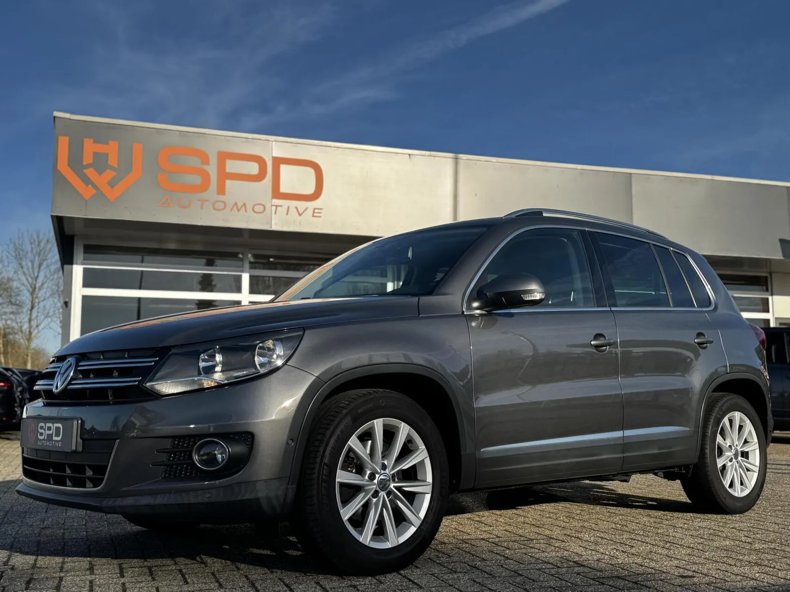 Volkswagen Tiguan (2015) — foto 1