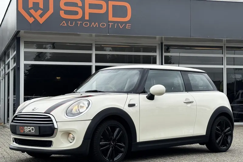 MINI One (2014)