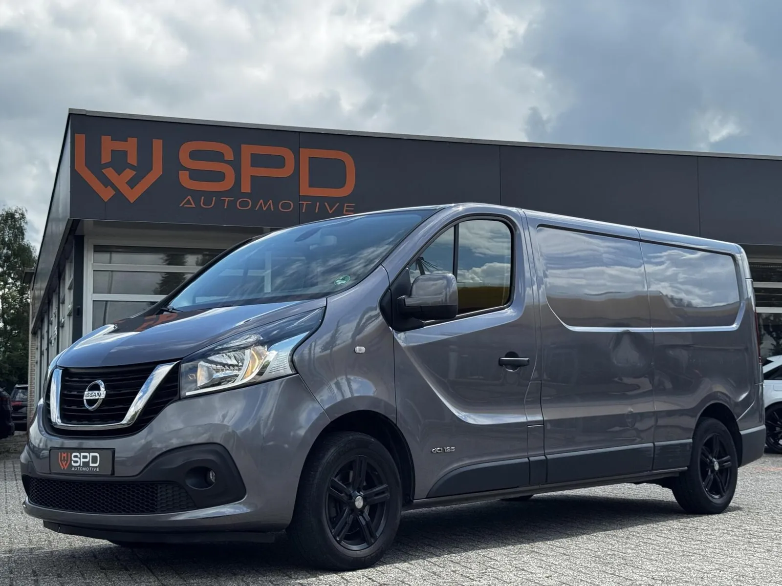 Nissan NV300 (2017) — foto 1