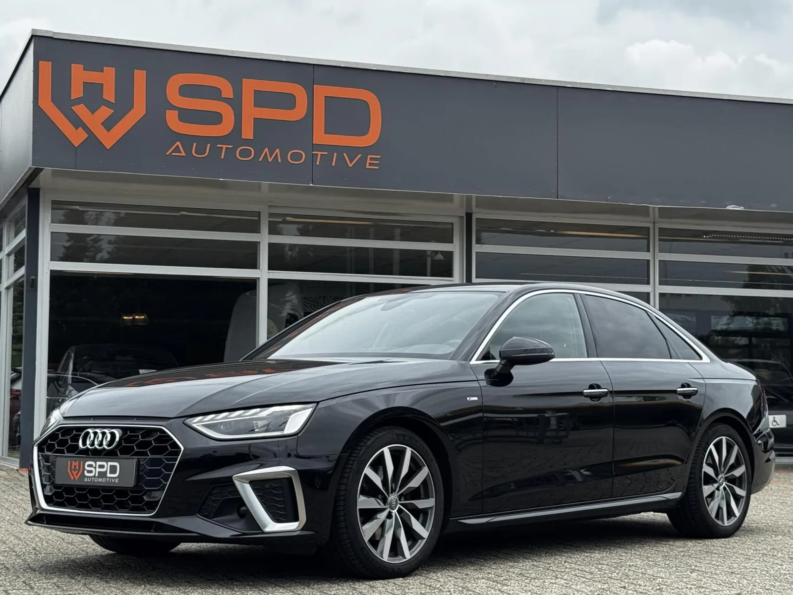 Audi A4 (2020) — foto 1
