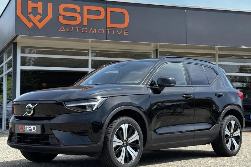 Volvo XC40 (2022)