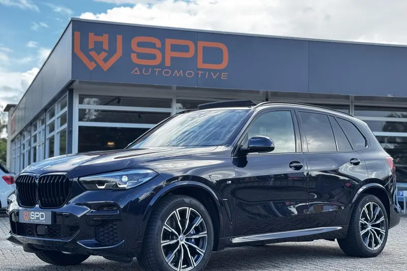 BMW X5 (2023)
