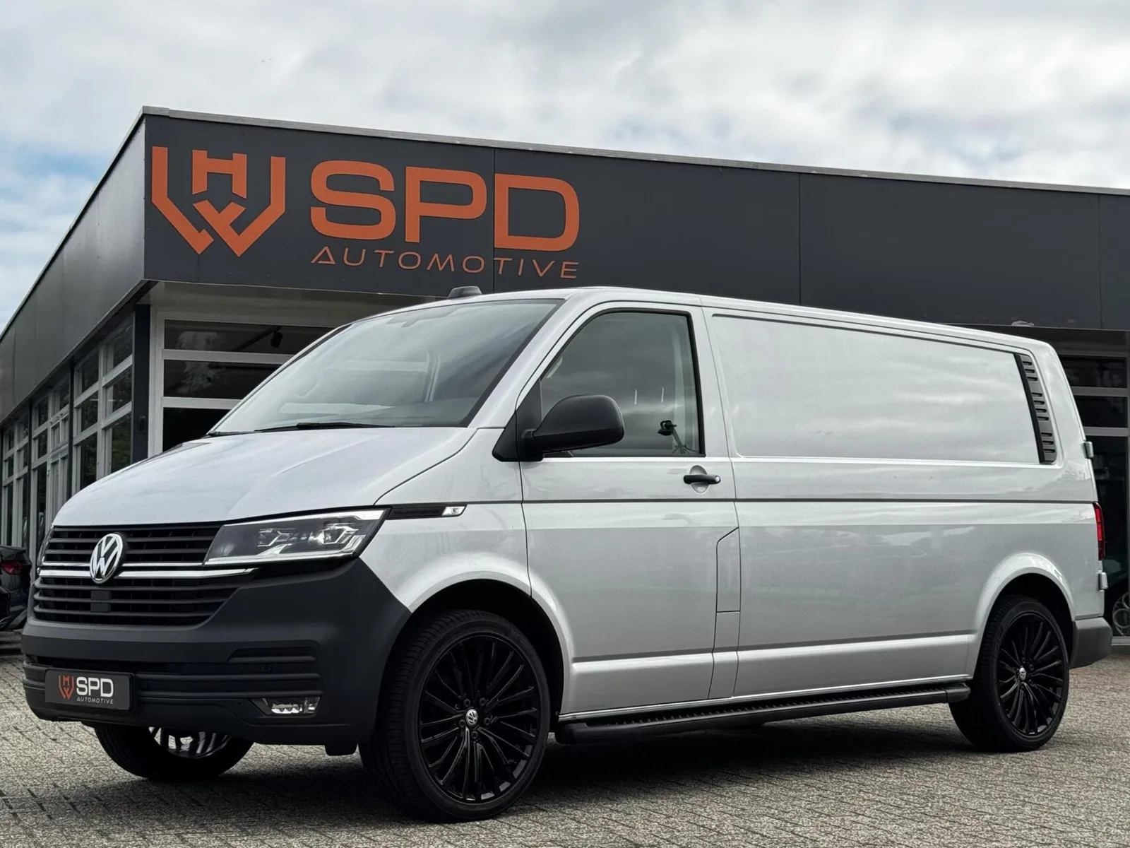 Volkswagen Transporter (2021) — foto 1