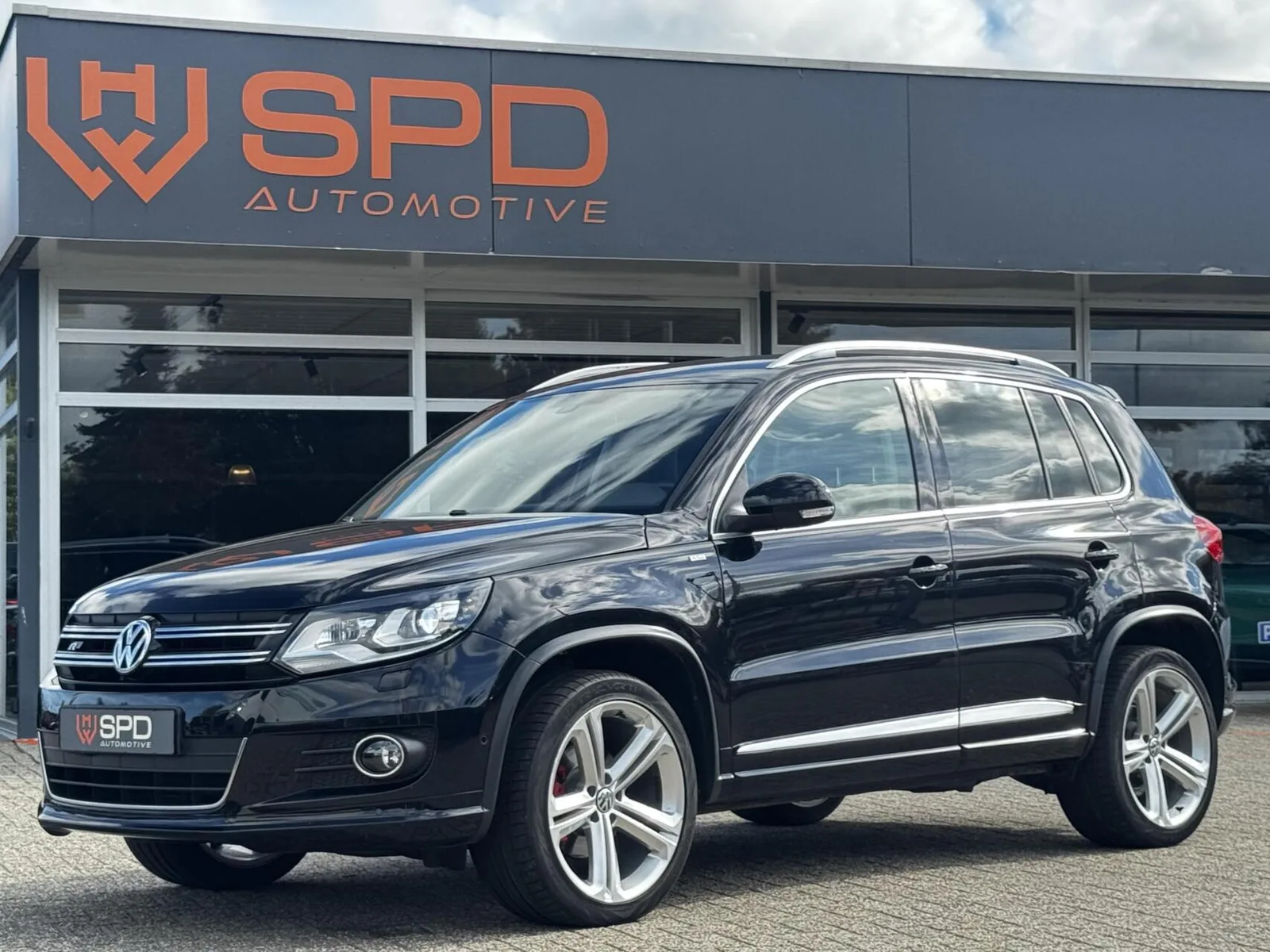 Volkswagen Tiguan (2014) — foto 1