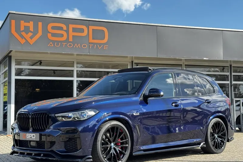 BMW X5 (2023)