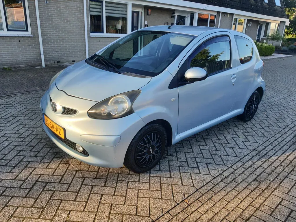 Toyota Aygo (2006) — foto 1