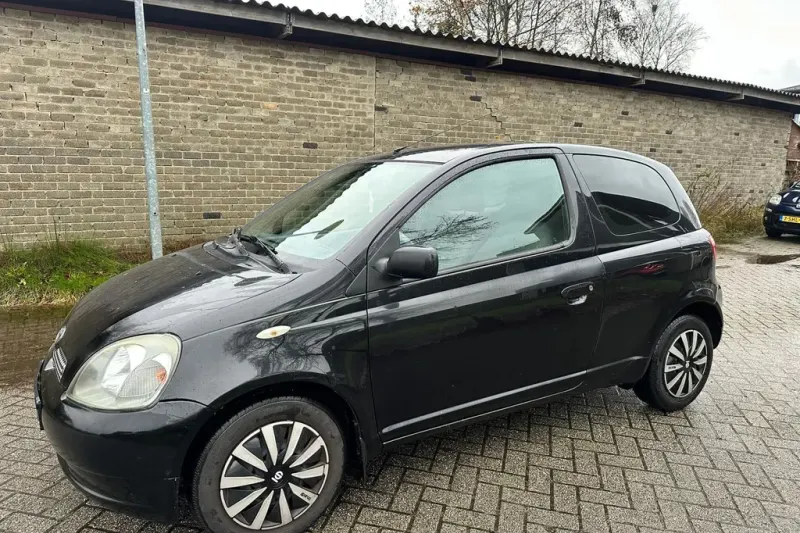 Toyota Yaris (2002)