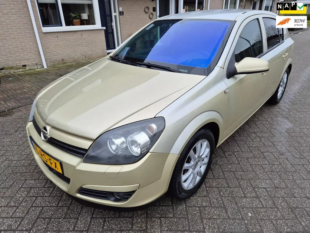 Opel Astra (2005) — foto 1