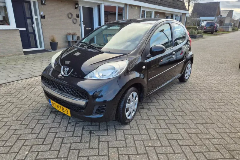 Peugeot 107 (2006)