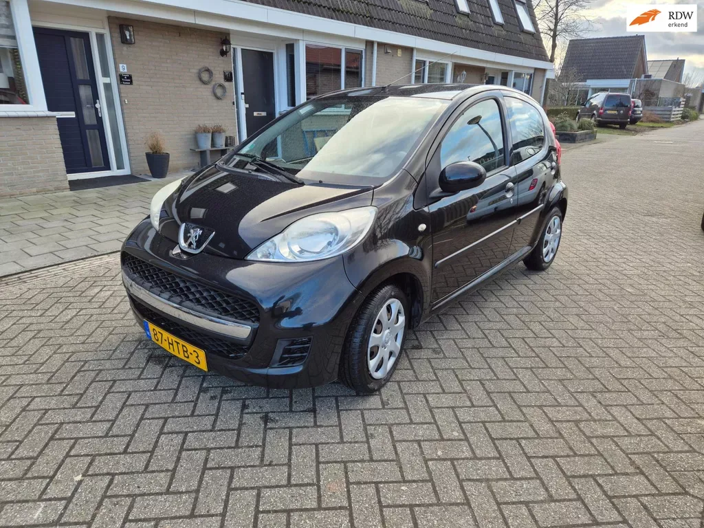 Peugeot 107 (2006) — foto 1