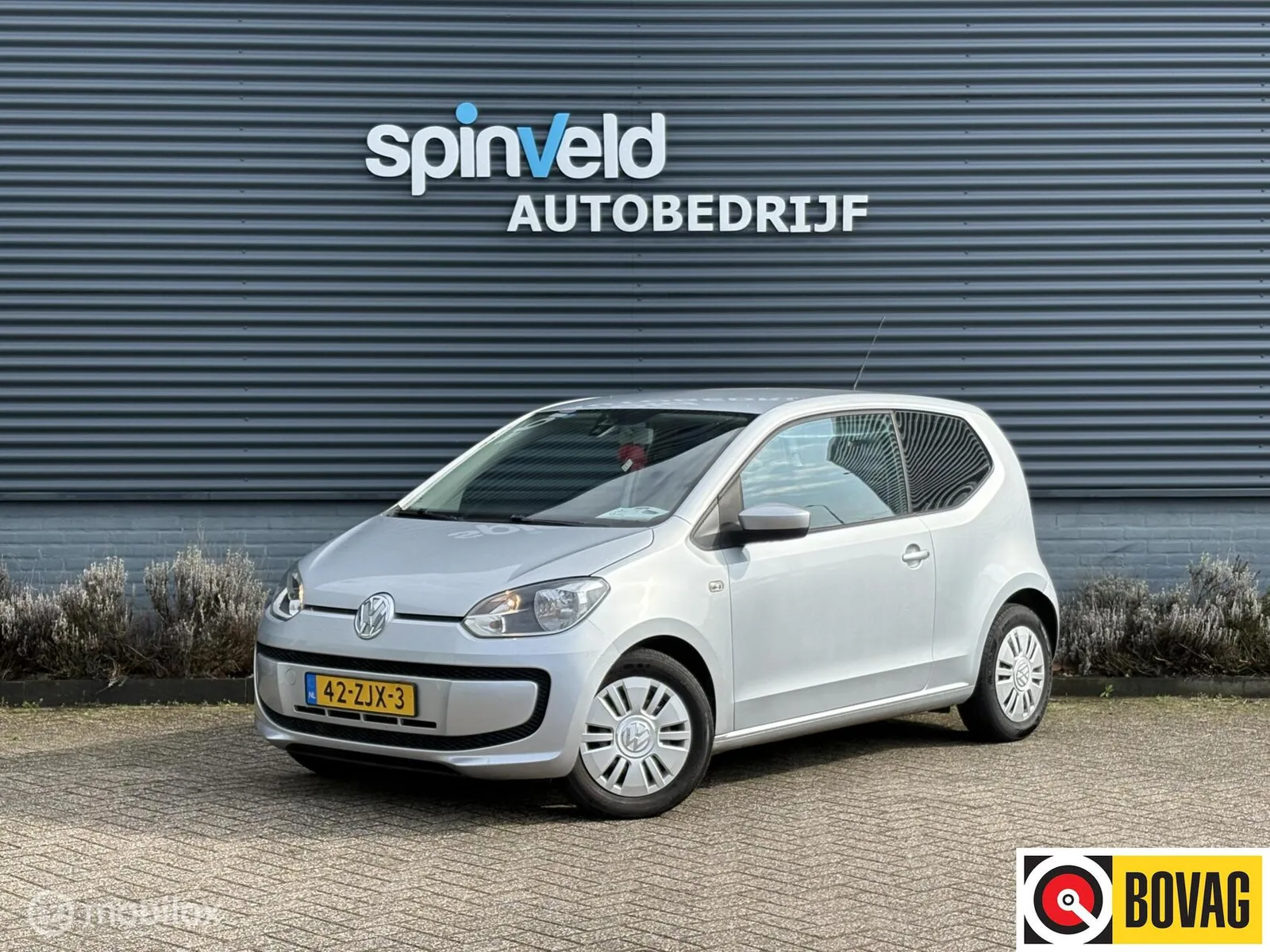 Volkswagen Up! (2013) — foto 1
