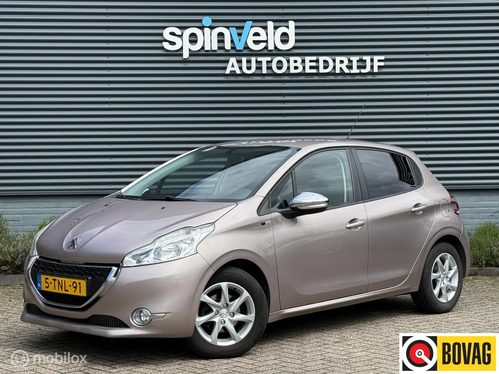 Peugeot 208 (2014) — foto 1