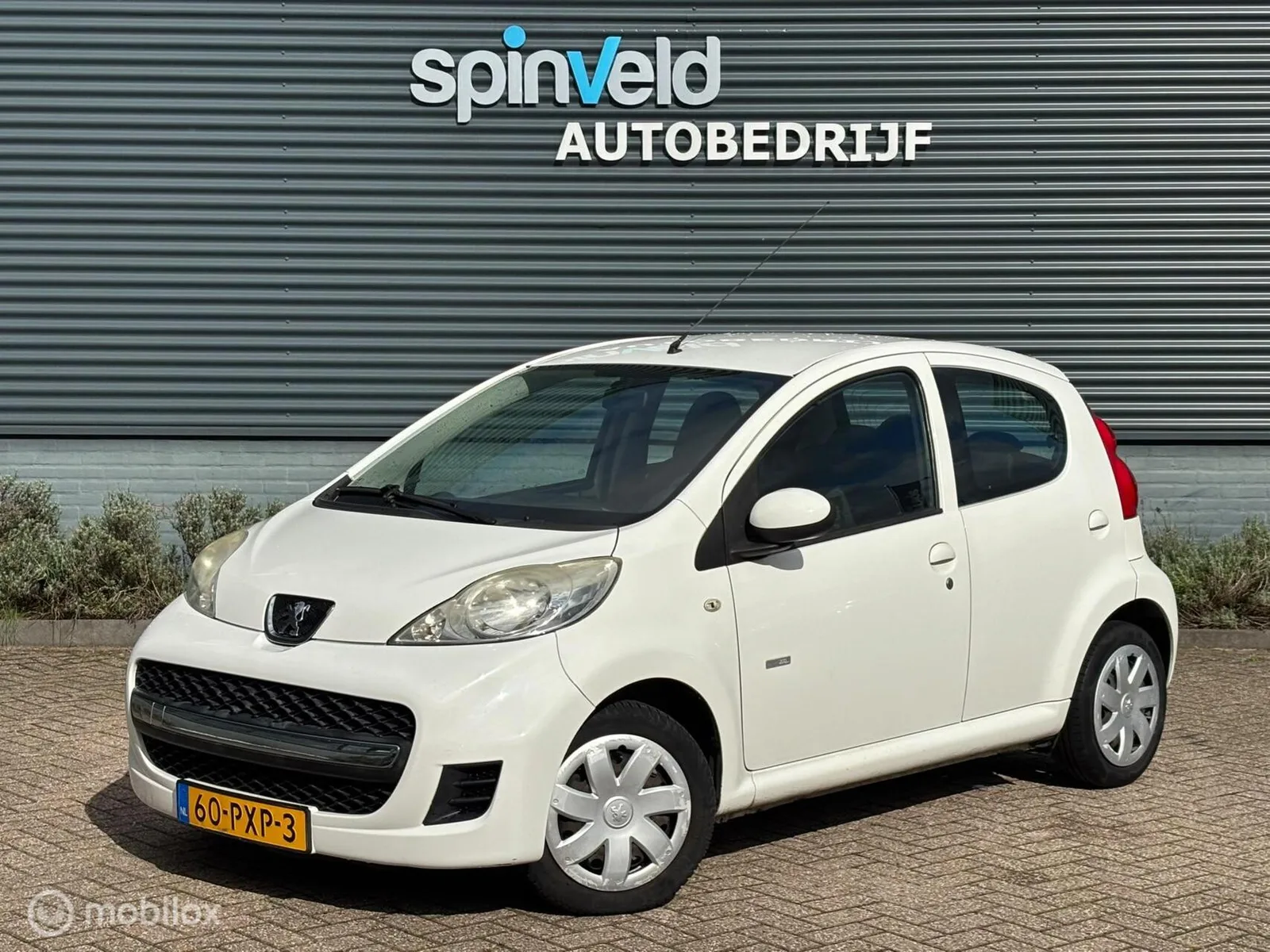 Peugeot 107 (2011) — foto 1