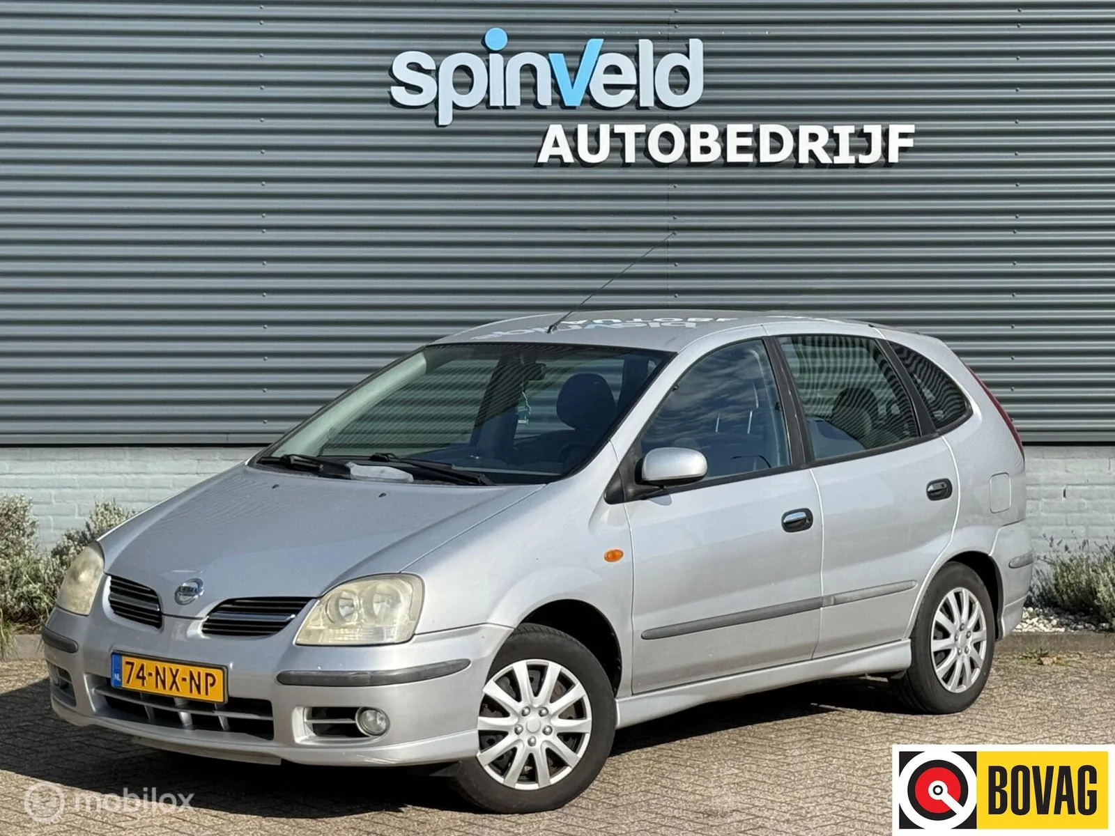 Nissan Almera Tino (2004) — foto 1