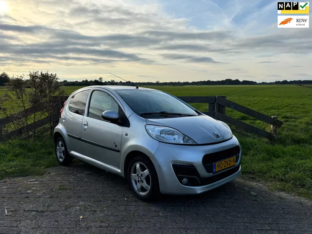 Peugeot 107 (2013) — foto 1