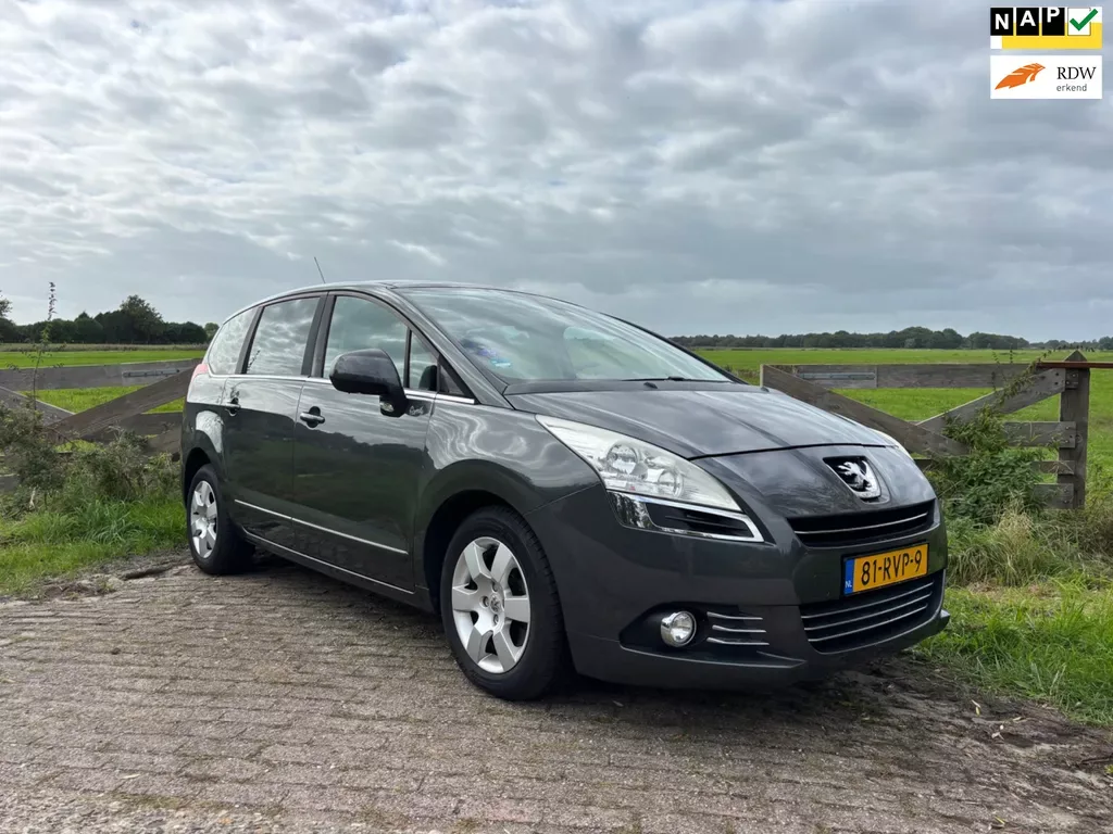 Peugeot 5008 (2011) — foto 1