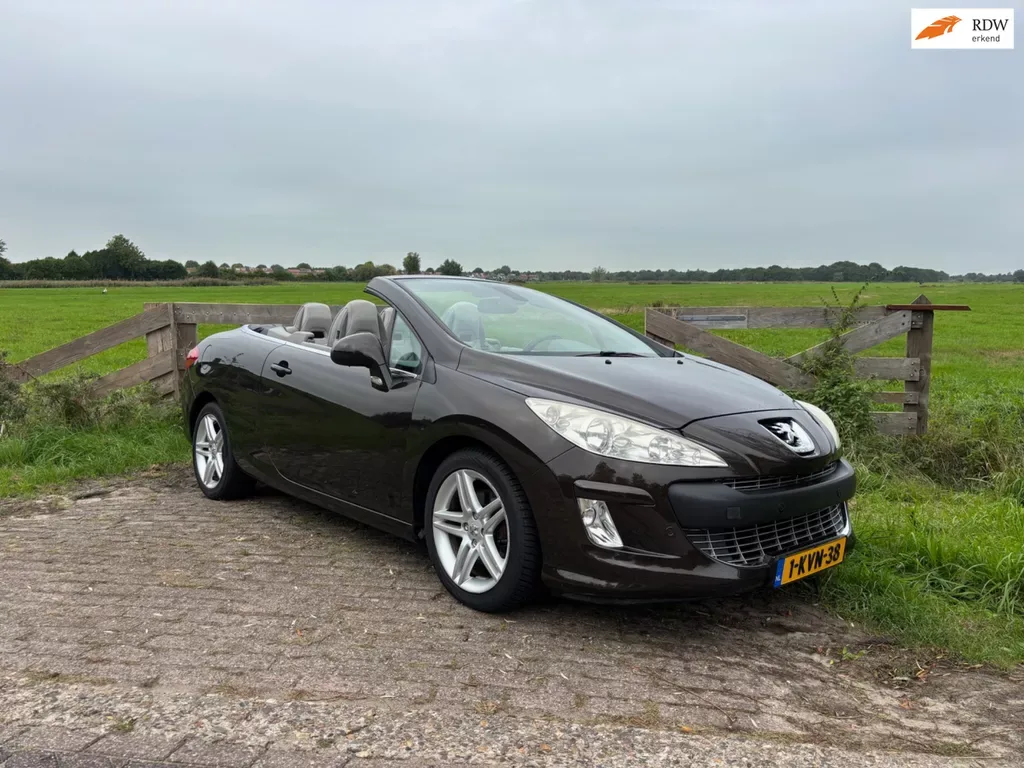 Peugeot 308 (2011) — foto 1