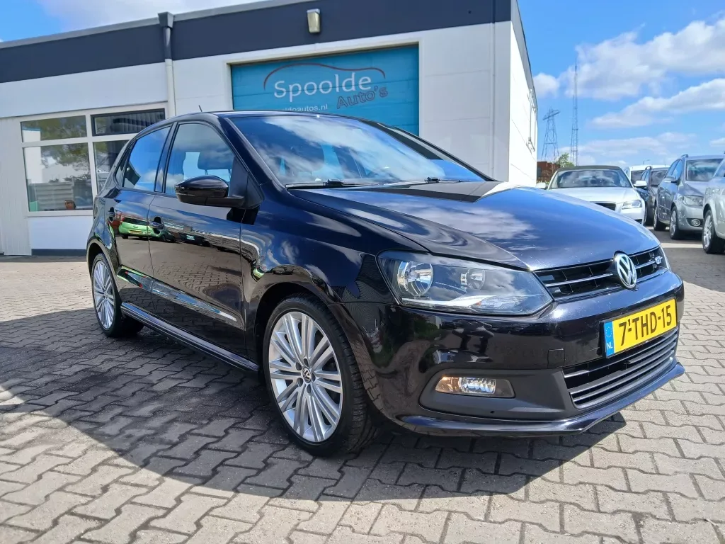 Volkswagen Polo (2014) — foto 1