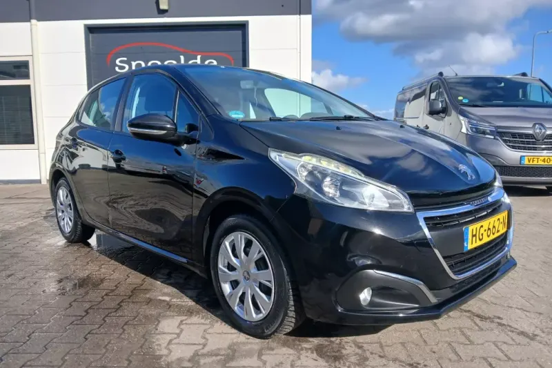 Peugeot 208 (2015)