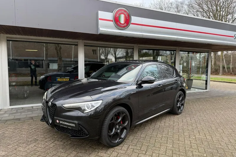Alfa Romeo Stelvio (2023)
