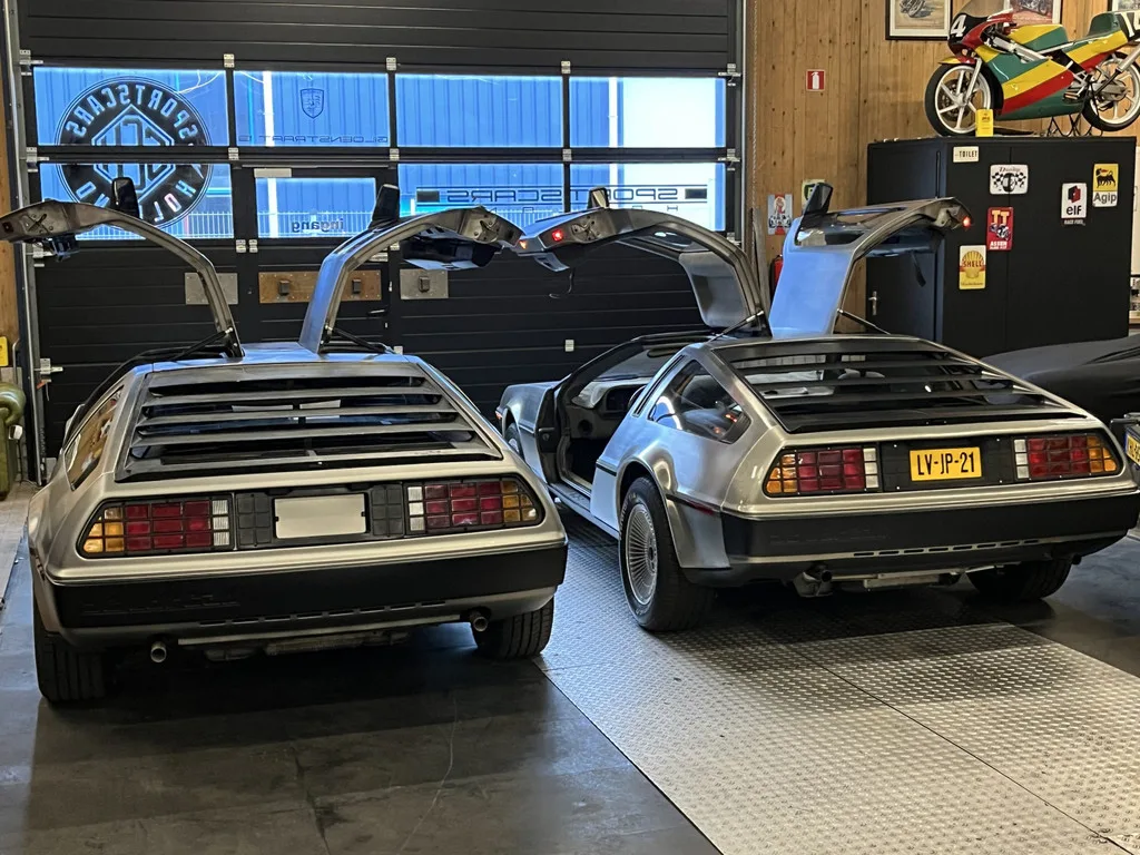 DMC DeLorean (1981) — foto 1