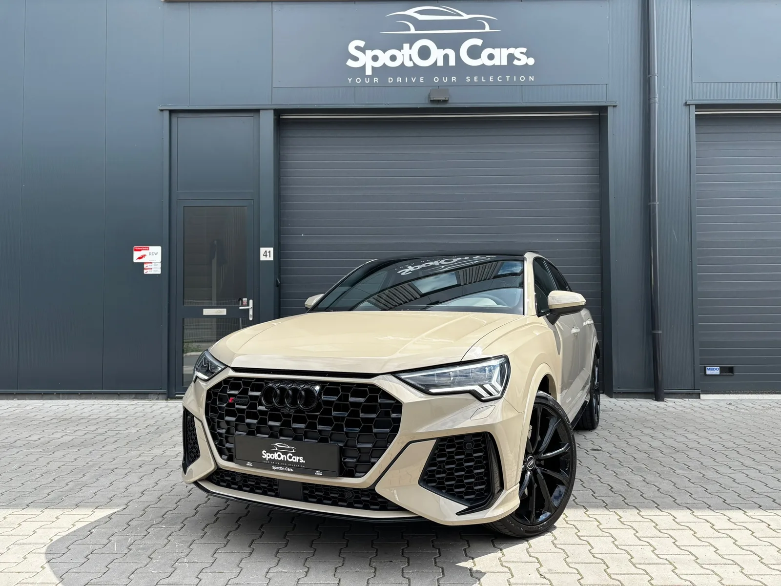 Audi RS Q3 Sportback (2023) — foto 1