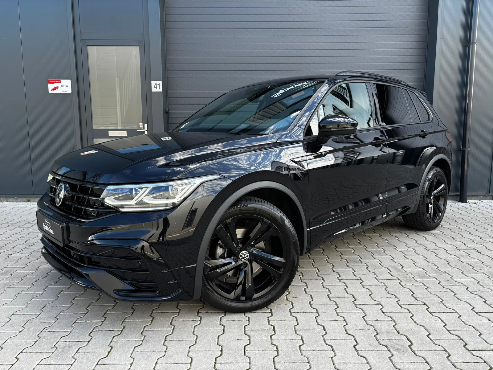 Volkswagen Tiguan (2023) — foto 1