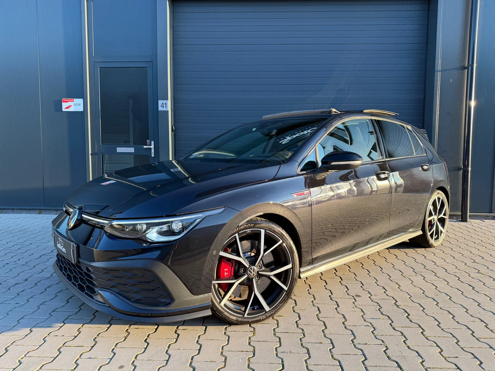 Volkswagen Golf (2021) — foto 1