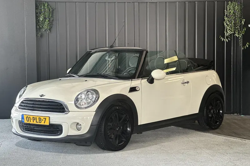 MINI Cabrio (2011)