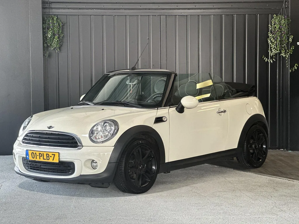 MINI Cabrio (2011) — foto 1
