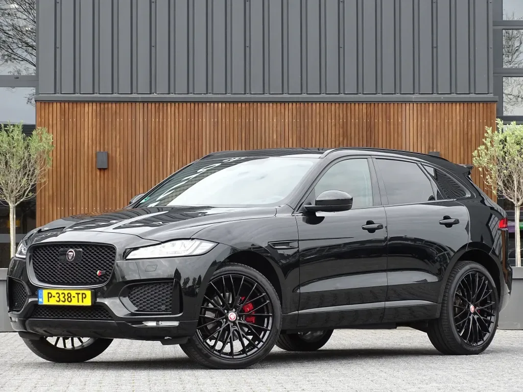 Jaguar F-Pace (2017) — foto 1