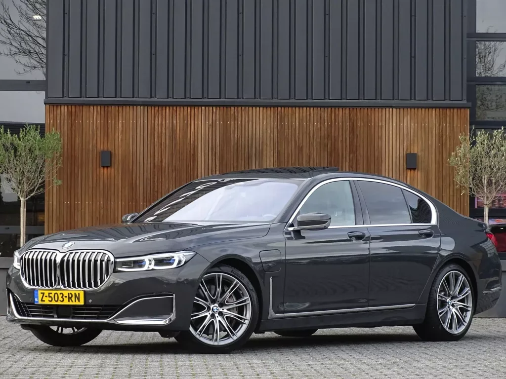 BMW 7-Serie (2019) — foto 1