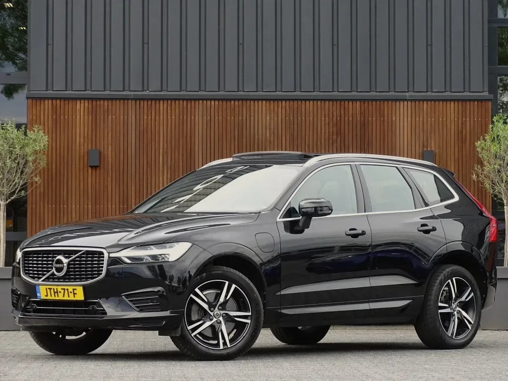 Volvo XC60 (2017) — foto 1
