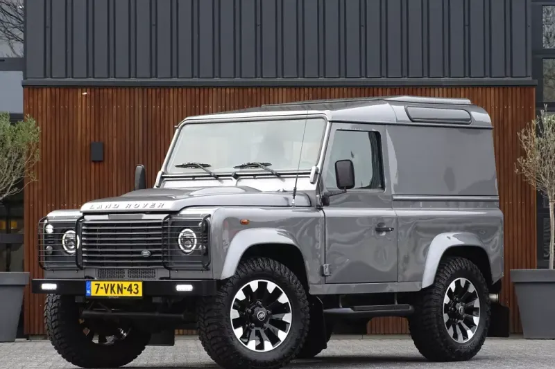 Land Rover Defender (2010)