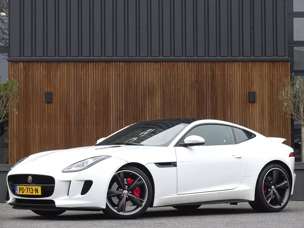 Jaguar F-Type (2017) — foto 1