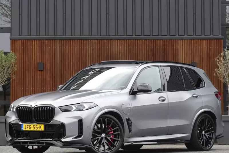 BMW X5 (2023)