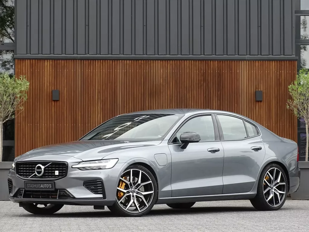 Volvo S60 (2019) — foto 1