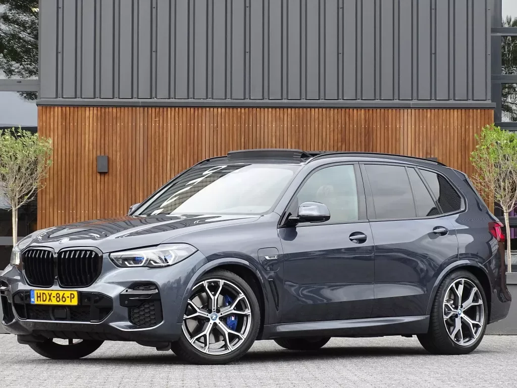 BMW X5 (2021) — foto 1