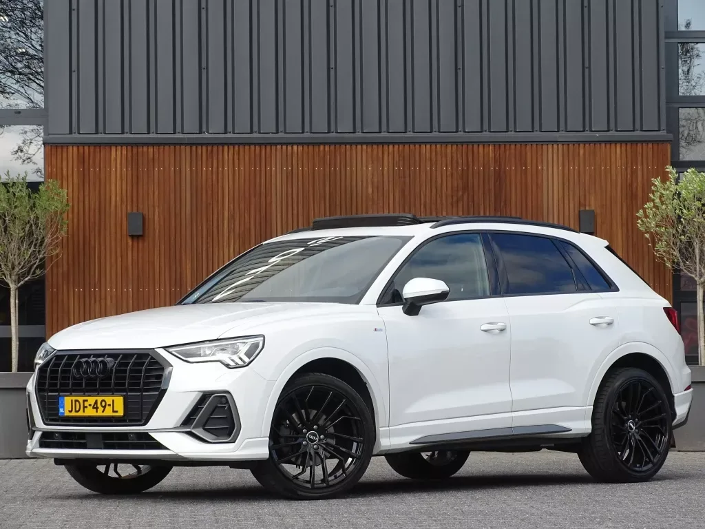 Audi Q3 (2021) — foto 1