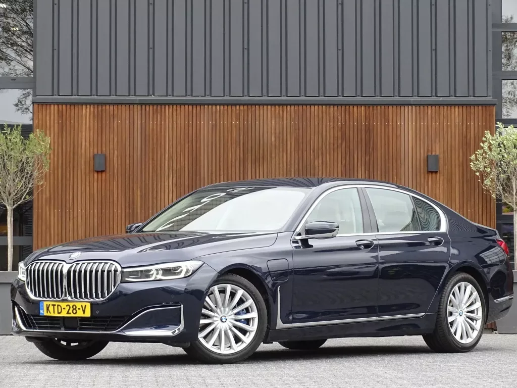 BMW 7-Serie (2019) — foto 1