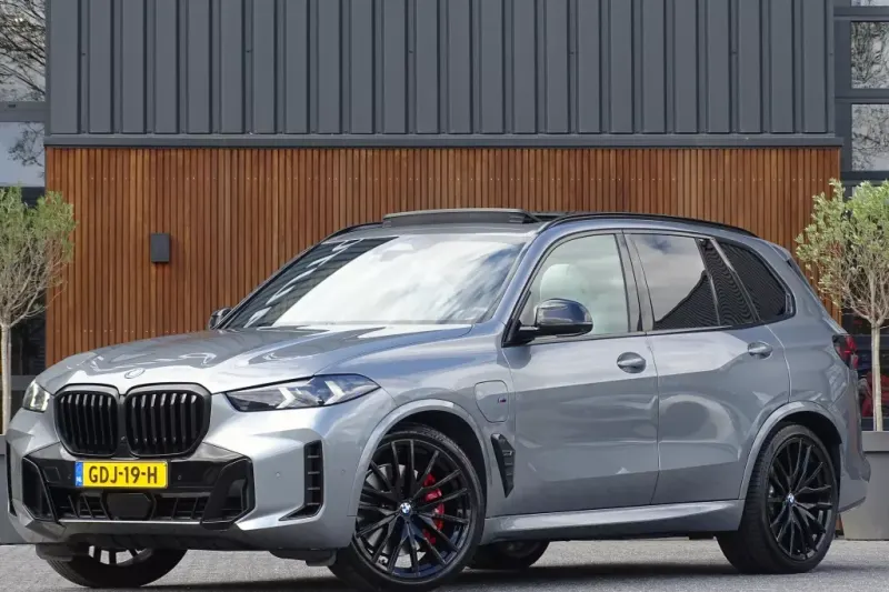 BMW X5 (2023)