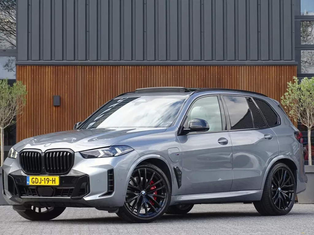 BMW X5 (2023) — foto 1